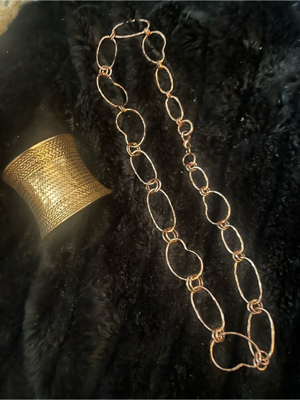 Gold-Tone Link Necklace - Elegant Oval Chain